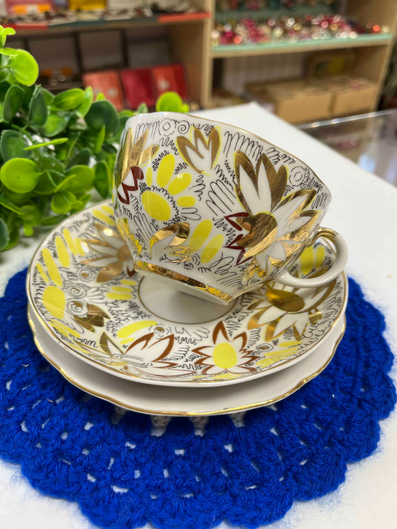 Чайное трио "Золотые ромашки" ЛФЗ. Каталог! Фарфор формы Тюльпан с деколью и позолотой.. Картинка 2